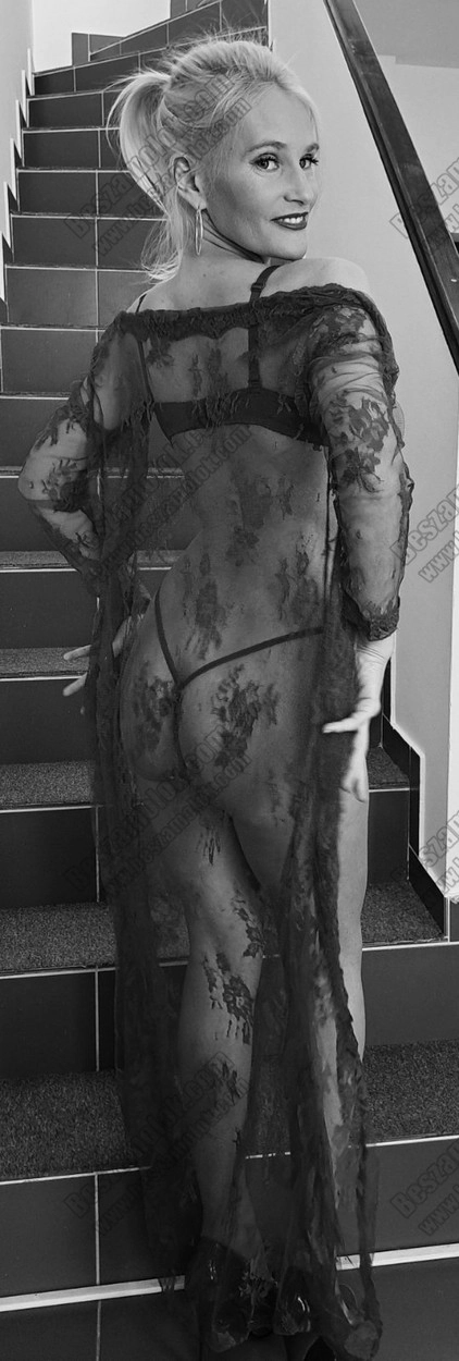Noémi szexi masszazs profil kepes profil - szeximasszazs.hu Noémi - +36 30 717 5746 - szexi masszazs foto