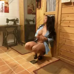Alina szexi masszőz 21 éves