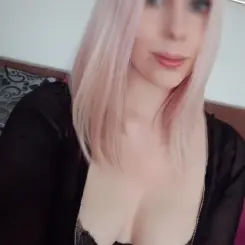 Viktória szexi masszőz 34 éves