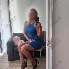 Rebeka szexi masszőz 45 éves